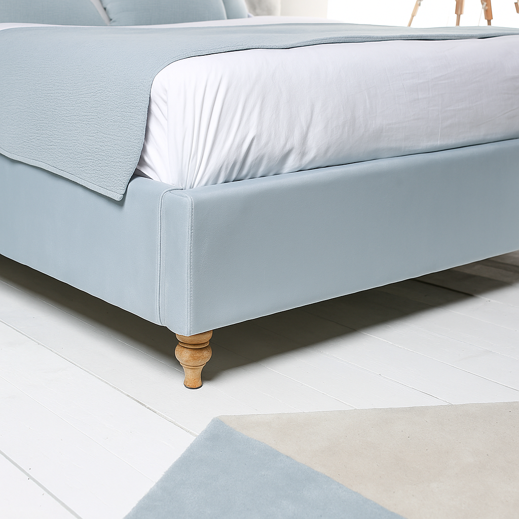 Yulia Chesterfield Bed